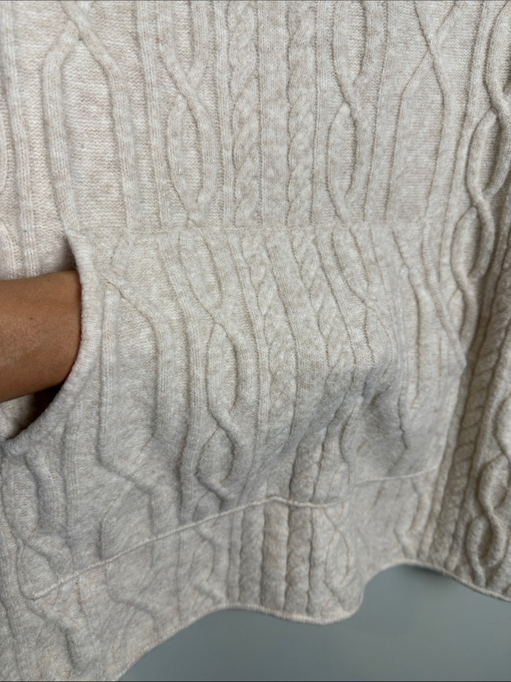 YERSE Wool Alpaca acrylic blend Cable-Knit Half-Zip Poncho Shall Oatmeal Cream - Picture 4 of 13